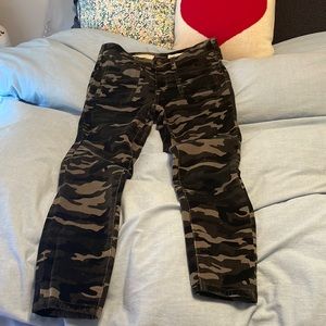 ANTHRO - PILCRO & THE LETTERPRESS CAMO CORDS